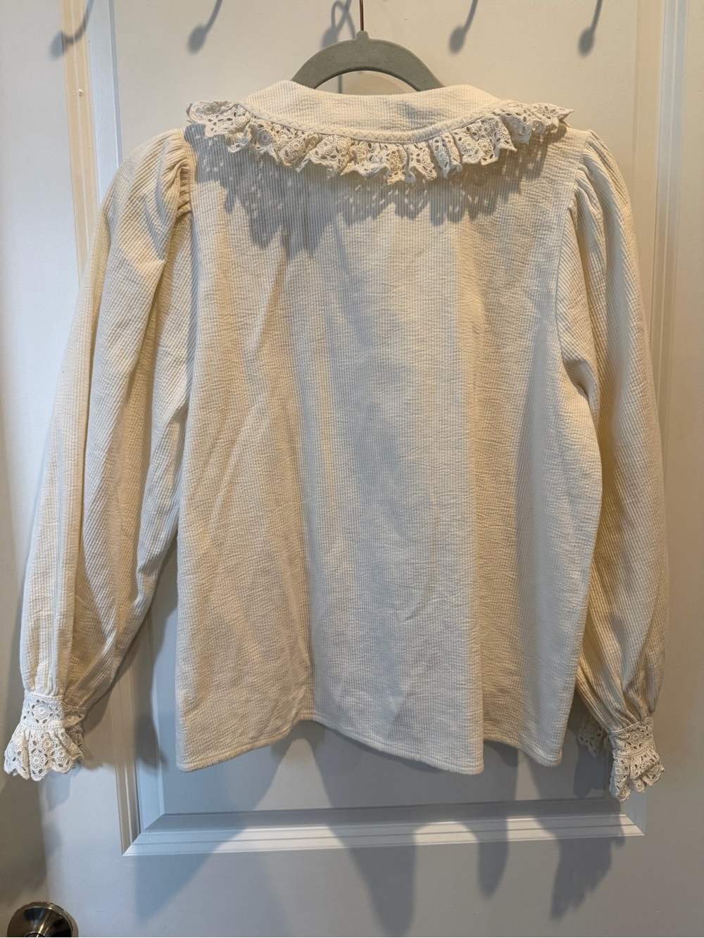 Doen Cream Lace-Trim Ruffle Blouse - Picture 3 of 3